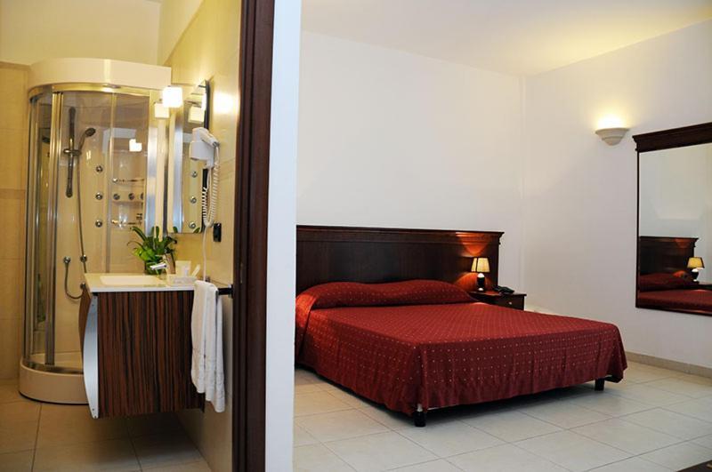 Agri Hotel Conte Salentino Sant Isidoro  Exterior foto